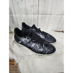 Men’s size 8.5 PUMA FUTURE PLAY IT INDOOR SOCCER SHOEs